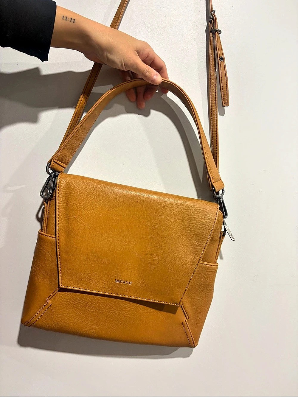 Matt & Nat Crossbody/Shoulder Bag in cognac
